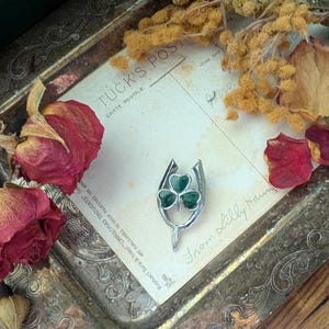 vintage shamrock wishbone silvertone brooch Celtic Irish jewellery