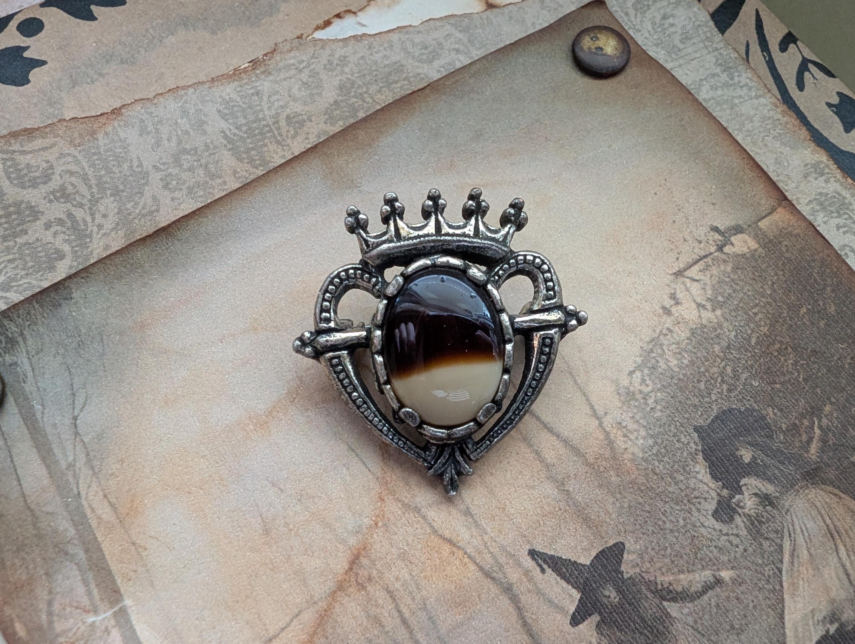 Miracle brooch - Etsy 日本