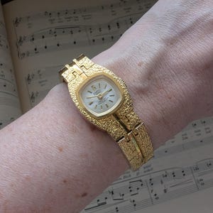 vintage enato 17 jewels ladies goldtone watch swiss movement Hong Kong dial wind up watch