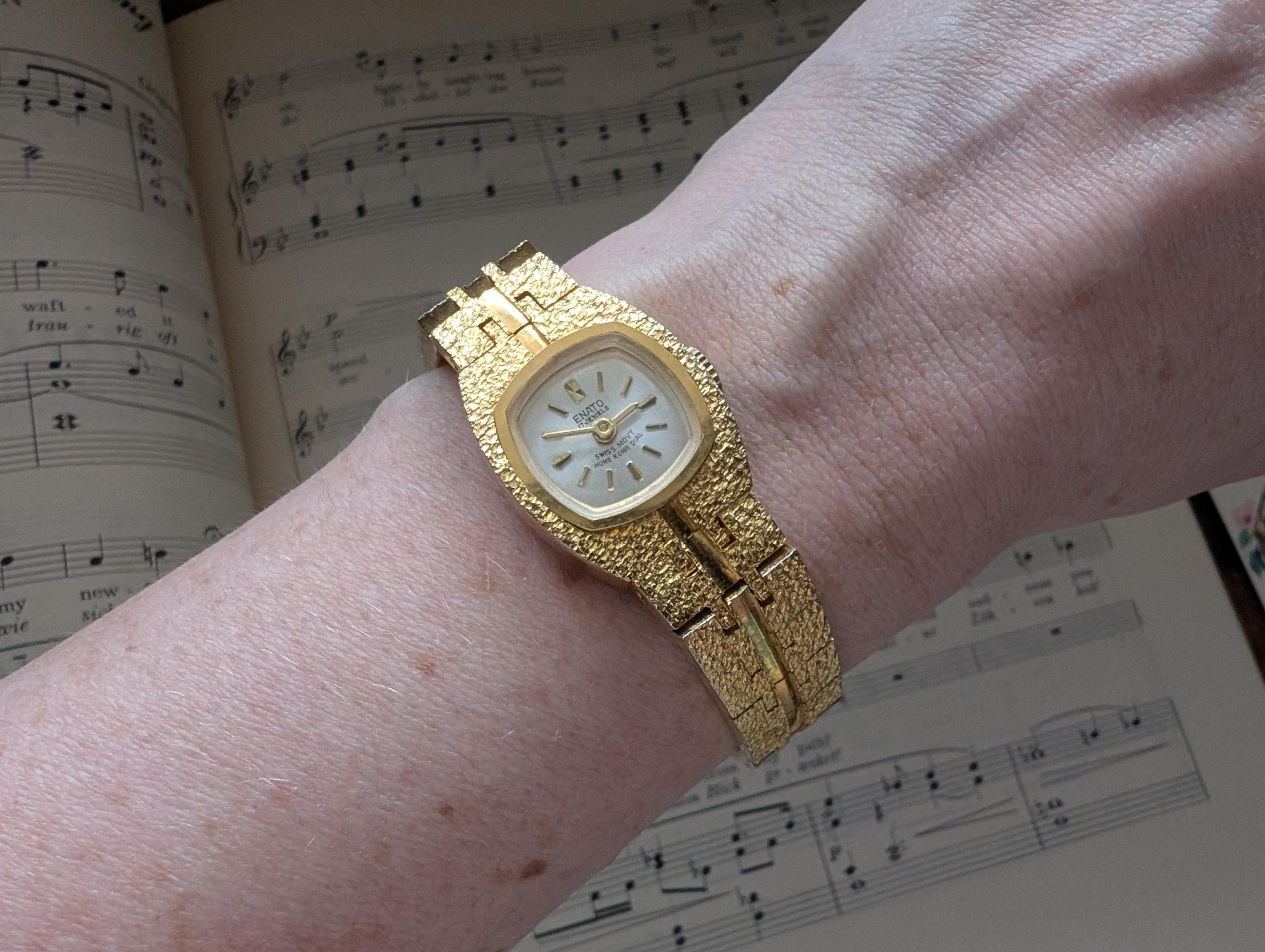 Vintage Enato 17 Jewels Ladies Goldtone Watch Swiss Movement Hong