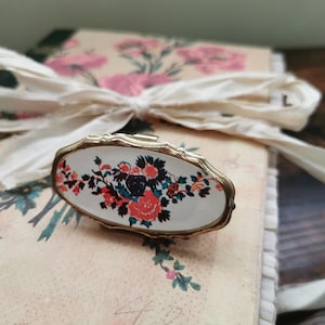 Vintage lipstick holder with mirror
