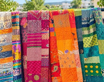 Boho jedwabna patchworkowa kołdra Kantha, ręcznie robiona pościel dla dwóch osób (90x108)