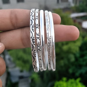 Handgemaakte zilveren armbandenset, minimalistische stapelarmband, armband met sterlingzilveren look, boho-sieraden.