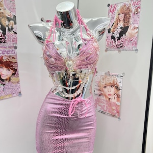 Rosa ormtryckt sjöjungfrukostym, pärlstavskalskedja med crop top och minikjol, sommarstrandpoolpartyfestivalkostym, present till henne