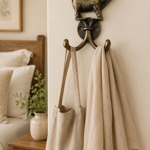 Vintage Flying Pig Double Wall Hook, Unique Farmhouse Wall Hanging Hook, Rural Animal Home Decoration