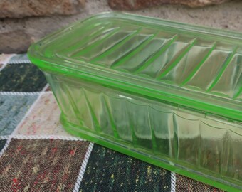 Vintage Green Fridge Dish, Optic Ribbed Anchor Hocking, Uranium Green, Depression Glass, Refrigerator Dish Container with Lid