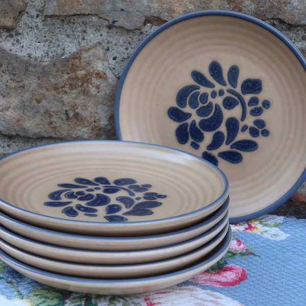 Set of 6 Vintage Pfaltzgraff Salad Plates 7 inch Folk Art Pattern Beige and Blue