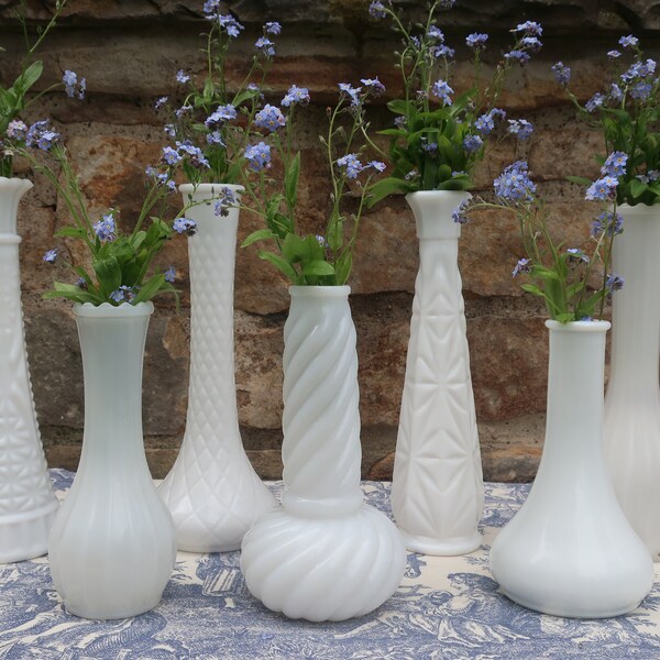 Vases en verre de lait blanc, décoration de mariage vintage, collection instantanée de 7 vases en boutons de fleurs