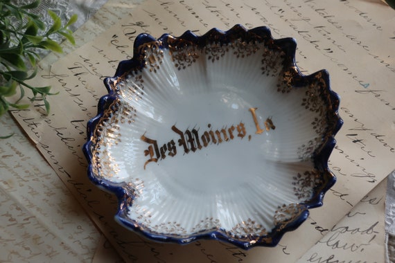 Antique Souvenir Trinket Dish from Des Moines, Io… - image 1