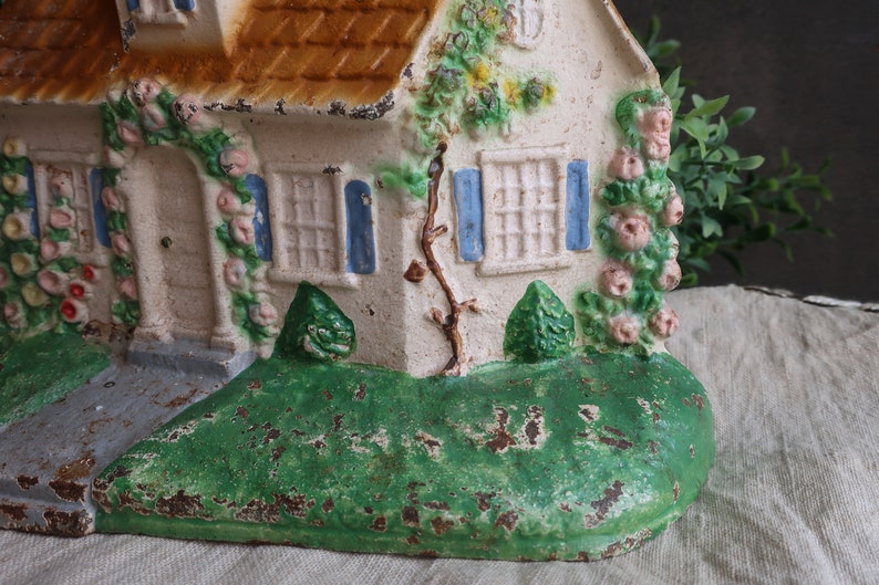 Hubley Cast Iron Cottage Doorstop 211 Little House with Roses and Hollyhocks zdjęcie 3