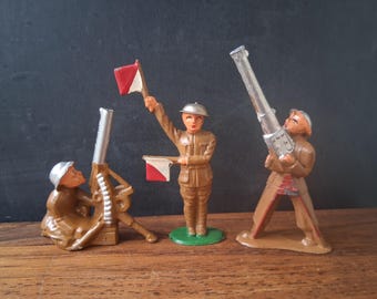 One Metal Toy Solder Doughboy Figurine: Barclay Signal Man with Flags 730 or Manoil Anti Aircraft Gunner Dimestore Antique