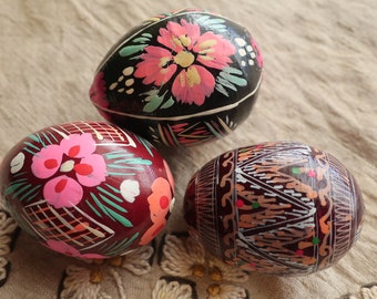 Set of 3 Hand Painted Wooden Eggs, Pysanky Style, Vintage Folk Art, Spring Easter Decor