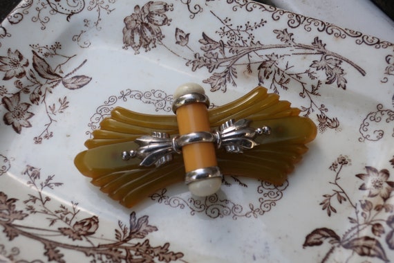 Vintage Carved Bakelite Brooch Pin with Bar Desig… - image 2