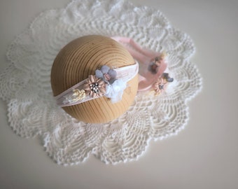 Newborn flower tieback Flower headband Newborn baby photo props Newborn girl photography props White flower headband Silk flower tieback