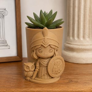 Athena Succulentenpot met Uil, 3D-geprinte plantenpot, handgeschilderde decoratie met Griekse godin, unieke plantenpot voor op het bureau