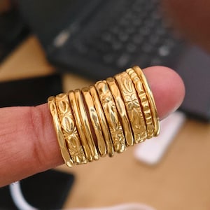 Förgyllda stapelbara ringar, blandade texturer, bohemiska modesmycken (11 ringar)