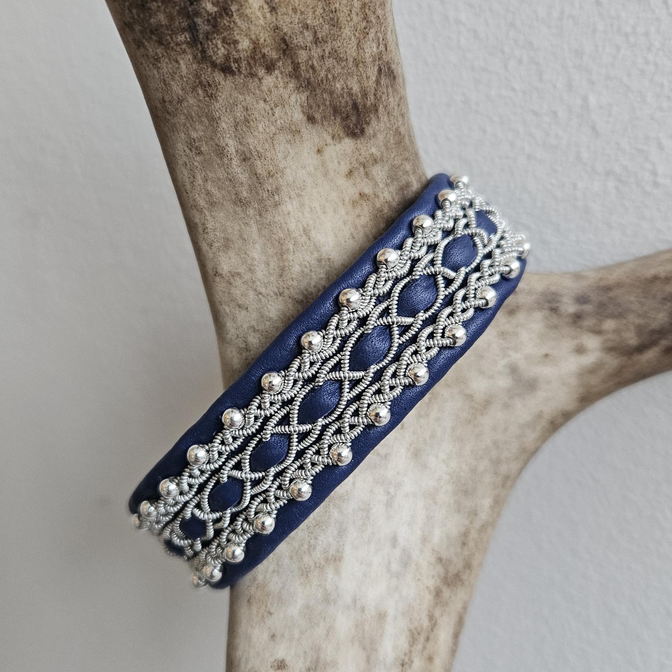 Pulsera Sami de Laponia, piel de reno, hecha a medida España