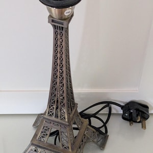 Eiffel tower themed bronze table lamp