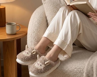 Pantuflas de oveja esponjosas para mujer, lindas pantuflas de casa, zapatos cálidos de felpa para interiores, pantuflas acogedoras de invierno, regalo para ella, zapatos suaves y mullidos para el hogar.