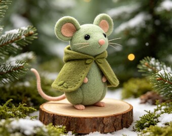 Gefilzte Weihnachtsmaus, handgefertigter Wollfilz-Anhänger, verspielte Weihnachtsbaumdekoration, niedliches Wintergeschenk und Tischdekoration