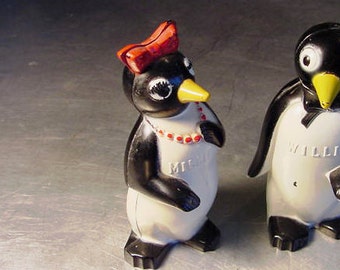 Vintage Salt  Pepper SHAKERS KOOL Willie & Minnie Penguin ADVERTISEMENT