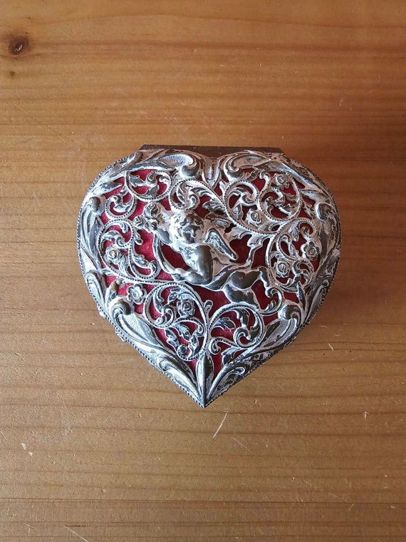 VALENTINE Heart with Cupid Mid Century Jewelry Tri