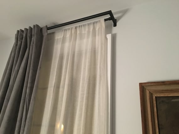 Paquete de 2 barras de cortina con varilla de metal para cortinas y  cortinas de ojales de 1/2 pulgada de ancho (aluminio, 40 pulgadas)