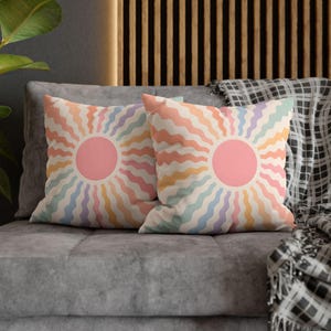 Housse de coussin abstraite Rayon de soleil : Housse de coussin Rayon de soleil, style moderne milieu du siècle