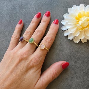 Trådlindad ring i guld / naturstensring / öppen ring / handgjord / 14k guldpläterad