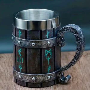 Caneca Viking em Formato de Barril, Caneca de Resina em Aço Inoxidável, Caneca de Cerveja Medieval, Utensílio para Bebidas de RPG de Fantasia, Presente Exclusivo para Homens, Decoração para Gamers