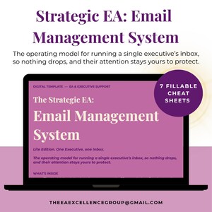 Puede incluir: Una plantilla digital para un sistema de gestión de correo electrónico en la pantalla de un portátil. La interfaz morada muestra el texto Strategic EA: Email Management System, Lite Edition. One Executive, one inbox, y 7 Fillable Cheat Sheets.