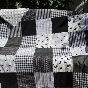Black and white patchwork blanket (Cat design)