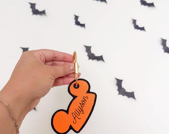 Etiqueta para bolso con orejas de ratón bordadas a medida en color naranja / Llavero personalizado para mochila, etiqueta para cesta de Halloween / Accesorios para parques temáticos de Halloween