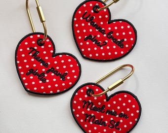 Etiqueta para bolso con forma de corazón y lunares, llavero bordado personalizado, frases mágicas de parques temáticos