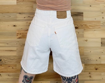 Pantaloncini di jeans bianchi vintage con linguetta arancione Levi's / taglia 27 28