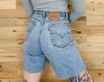 Levi's 560 Vintage Cut Off Jean Shorts / Size 32