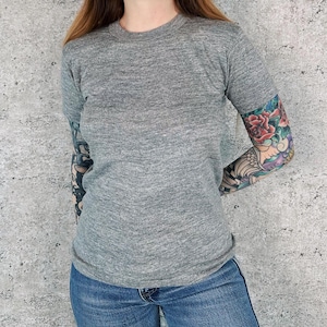 1970&#39;s Vintage Soft Light Tri-Blend Heather Gray Knit Crewneck Tee Shirt T-Shirt