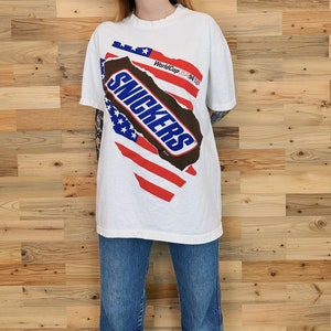【送料0円】 SNICKERS Vintage RARE! Candy Soccer Cup World T-shirt Bar 