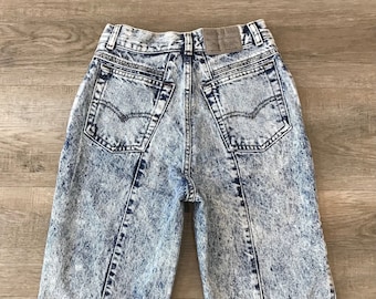 Levi's Vintage 900 Series Grunge 80's Jeans / Size 22 23 XXS