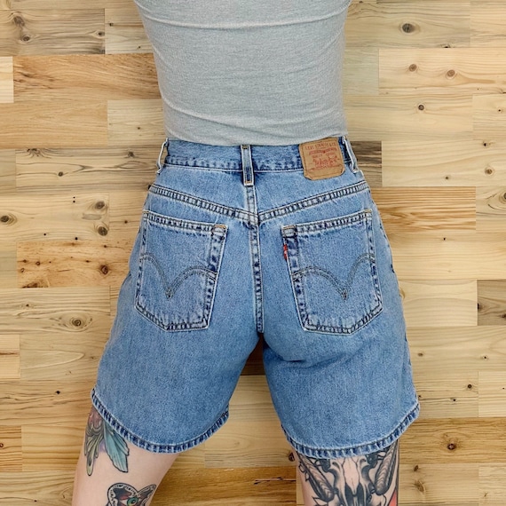 Levi's Vintage Y2K Mid Rise Jean Shorts / Size 26