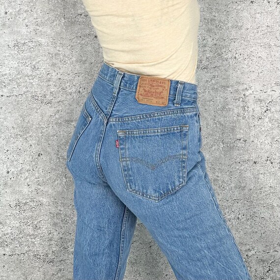 Levi's 501 Vintage Jeans / Size 28