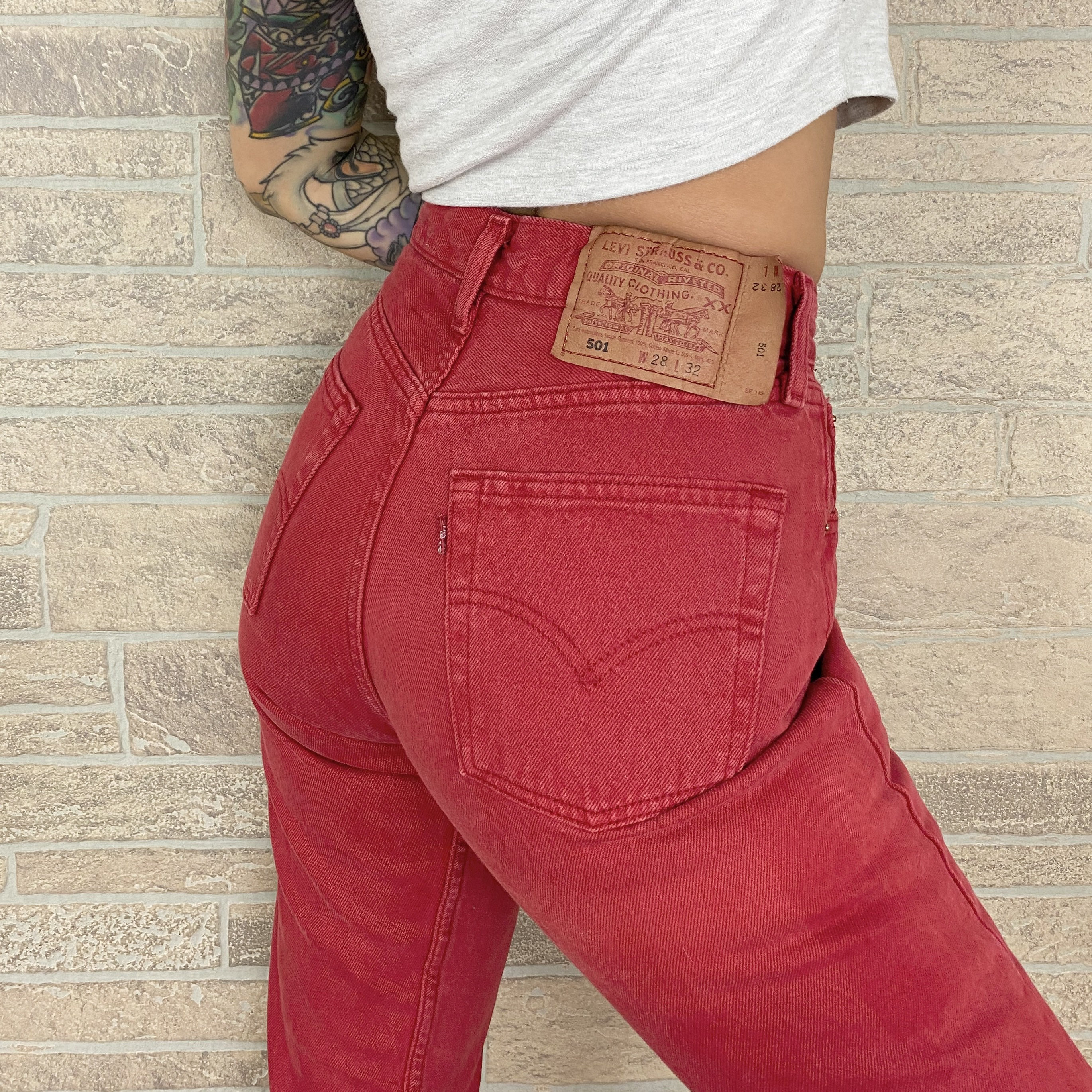Levi's 501 Red Jeans / Size 25