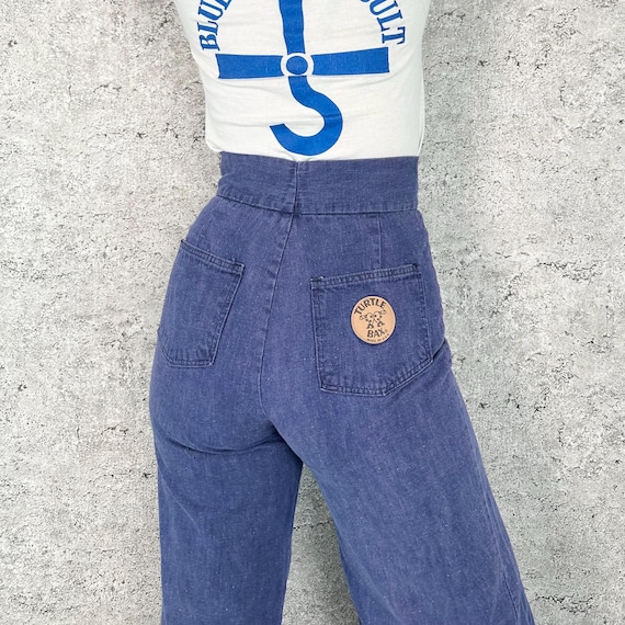1960's Vintage Wide Leg Turtle Bax Jeans / Size 26