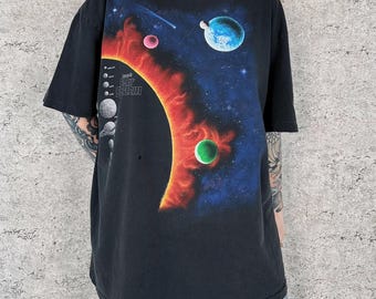 Camiseta vintage de 1990 con diseño del sistema solar y el espacio exterior.