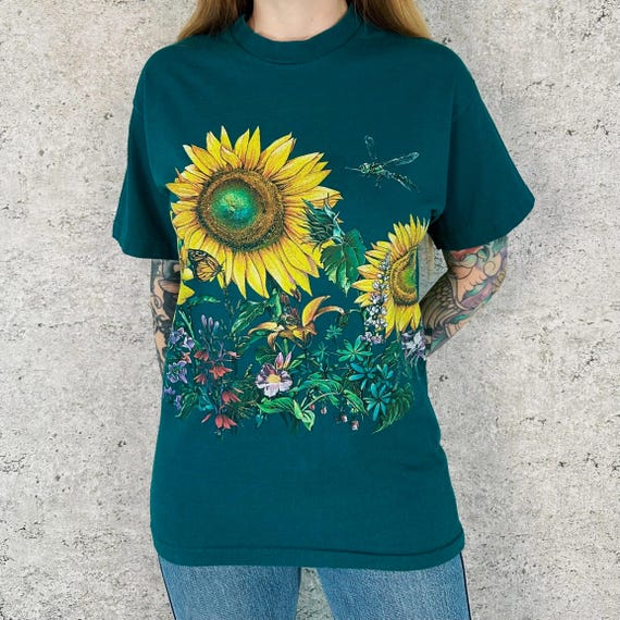 90's Garden Sunflower Bugs Vintage Tee Shirt T-Shirt