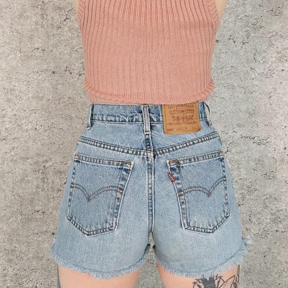Levi's 550 Vintage Cut Off Jean Shorts / Size 25