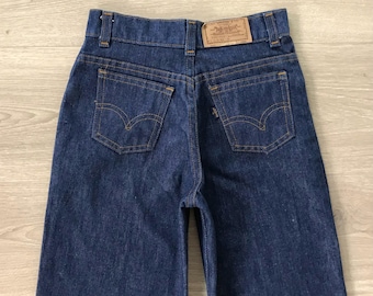 Pantalones vaqueros Levi's Vintage de lavado oscuro azul / Talla juvenil 12