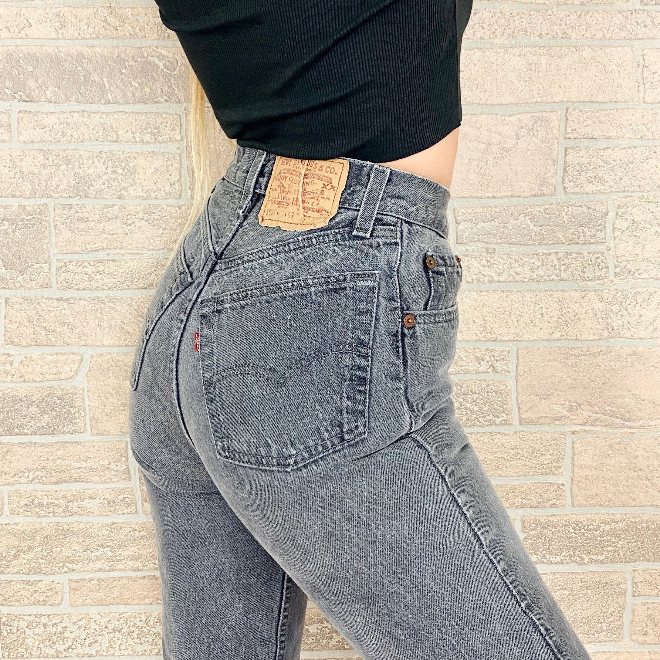 Levi's 501 Grey Jeans / Size 23