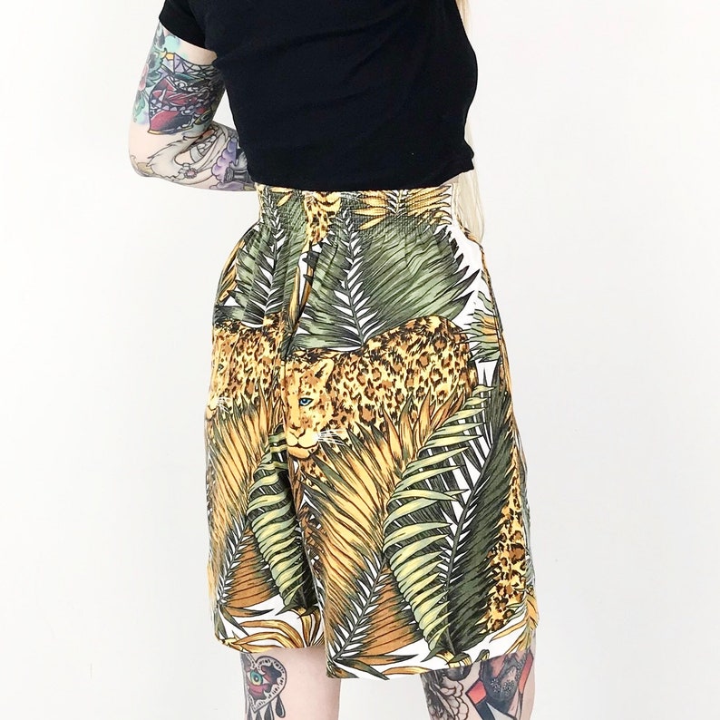 Vintage High Waisted Wild Cat Jungle Leopard Print Casual Summer Shorts Women/'s size Large L 29 30 31 32