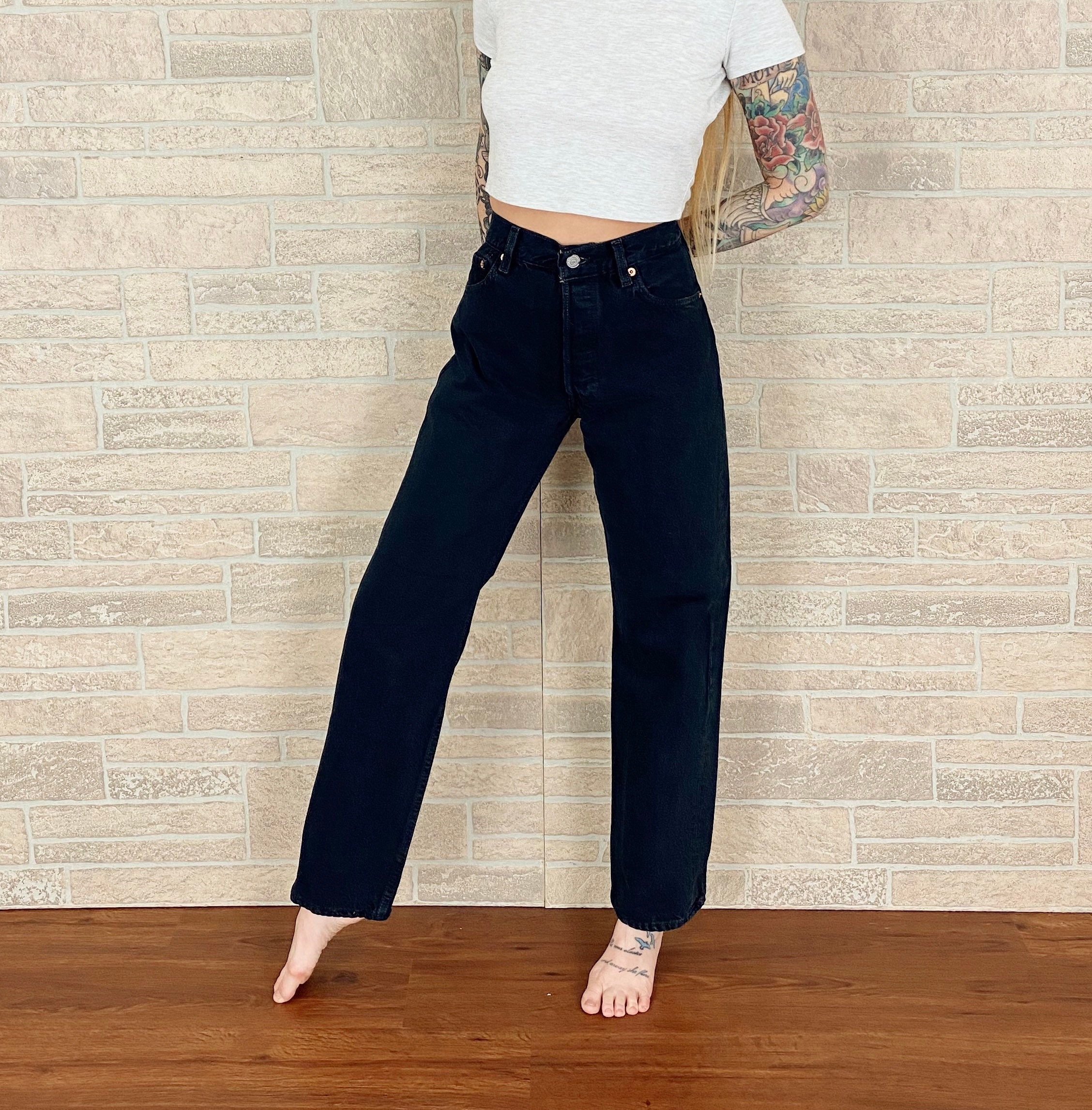 womens black 501 levis